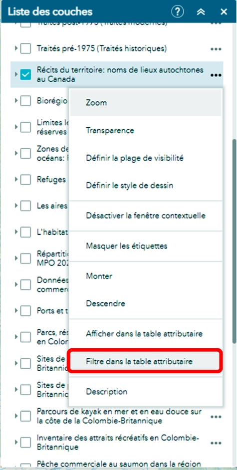 Liste des couches ouverte avec des couches sélectionnées et l'option « Filtre dans la table des attributs »    encerclée en rouge.