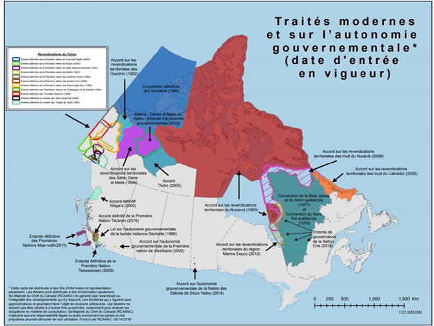 Frontières des traités modernes et les ententes sur l'autonomie gouvernementale sont superposées à la carte du Canada. Voir la description ci-dessous.